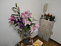 ラウンジエリアの花